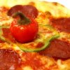pikantní salmámová pizza s pálivou papričkou